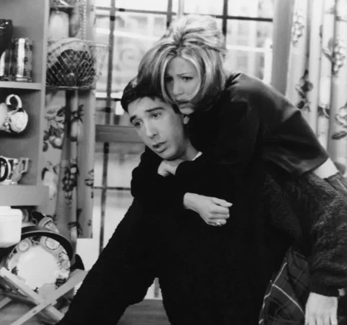 Jennifer Aniston reflexiona sobre 30 años de 'Friends'.