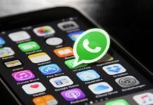 "WhatsApp presenta nuevas funciones como stickers personalizados y reacciones instantáneas.